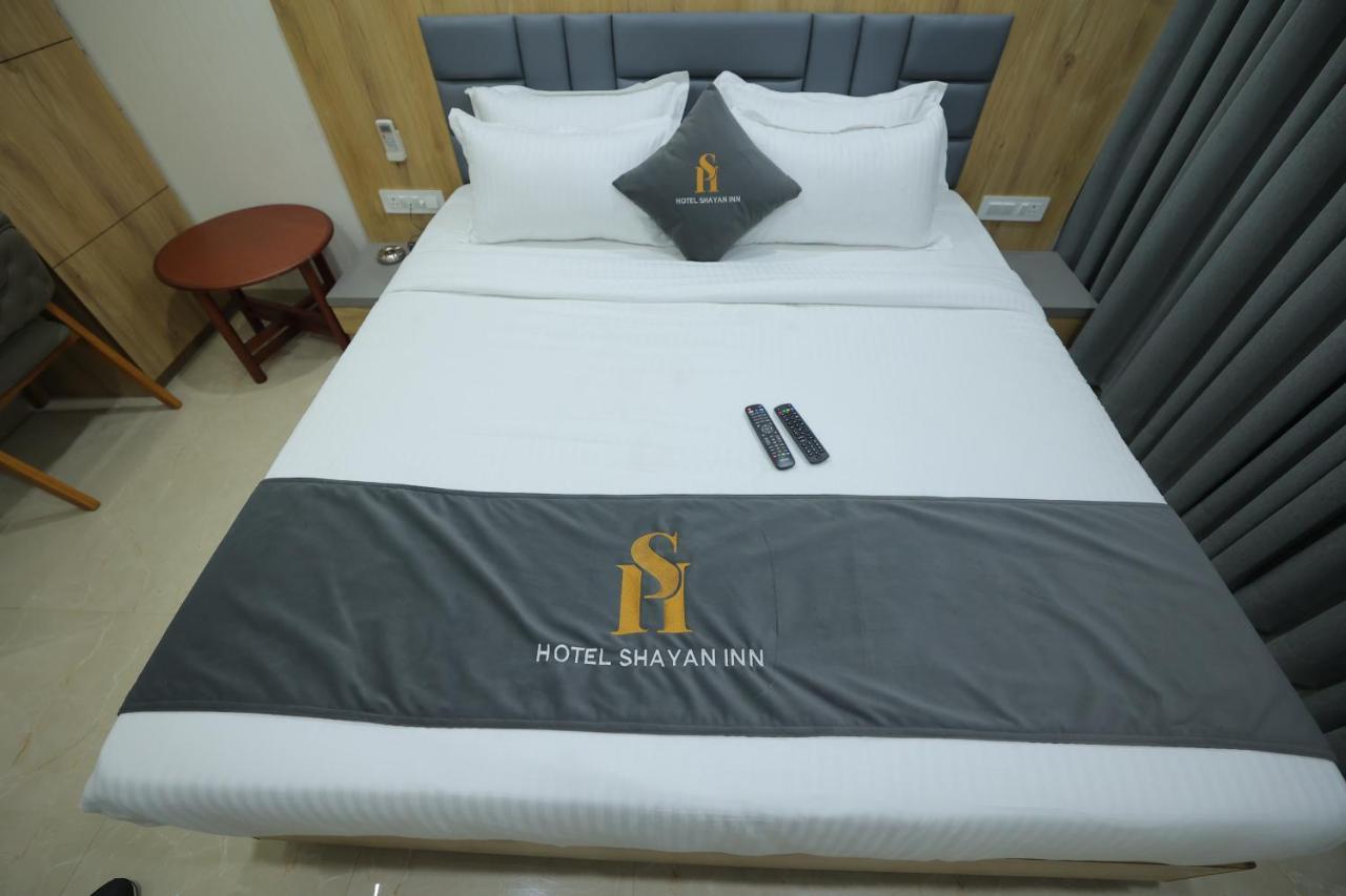 ראג'קוט Hotel Shayan Inn מראה חיצוני תמונה
