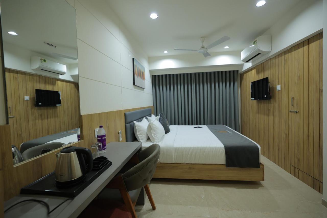 ראג'קוט Hotel Shayan Inn מראה חיצוני תמונה