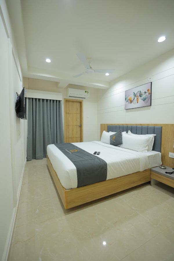 ראג'קוט Hotel Shayan Inn מראה חיצוני תמונה
