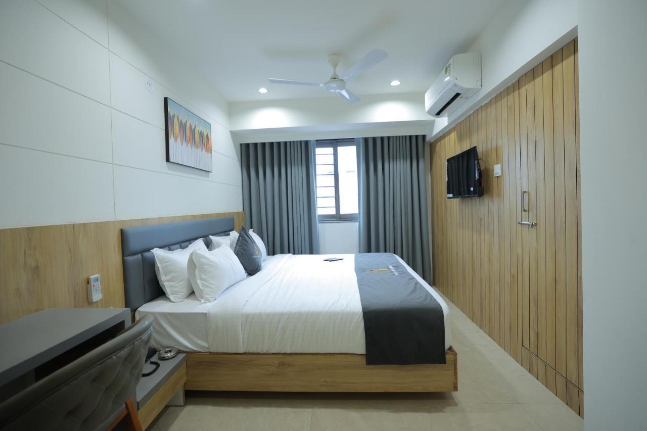 ראג'קוט Hotel Shayan Inn מראה חיצוני תמונה
