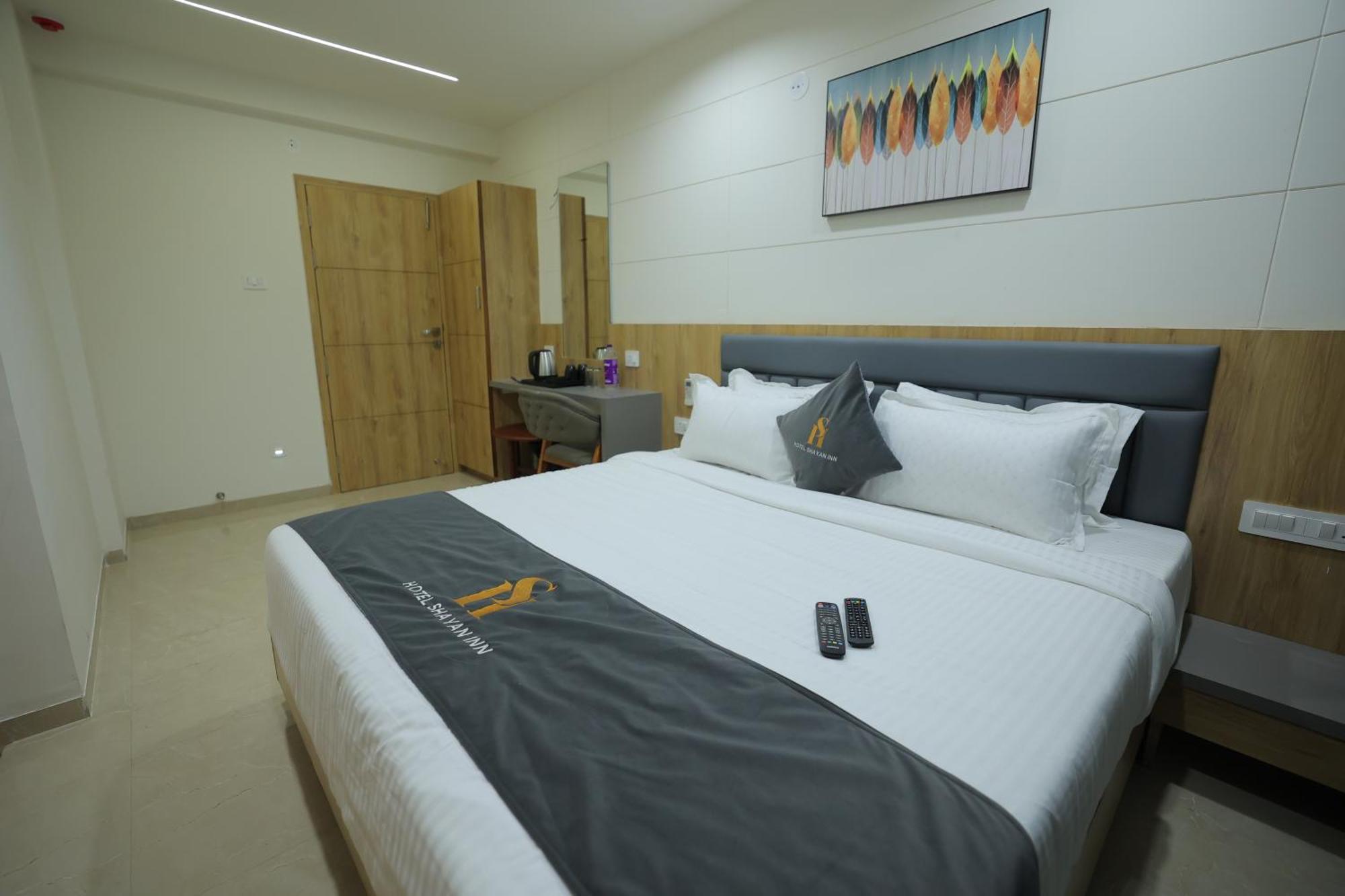 ראג'קוט Hotel Shayan Inn מראה חיצוני תמונה