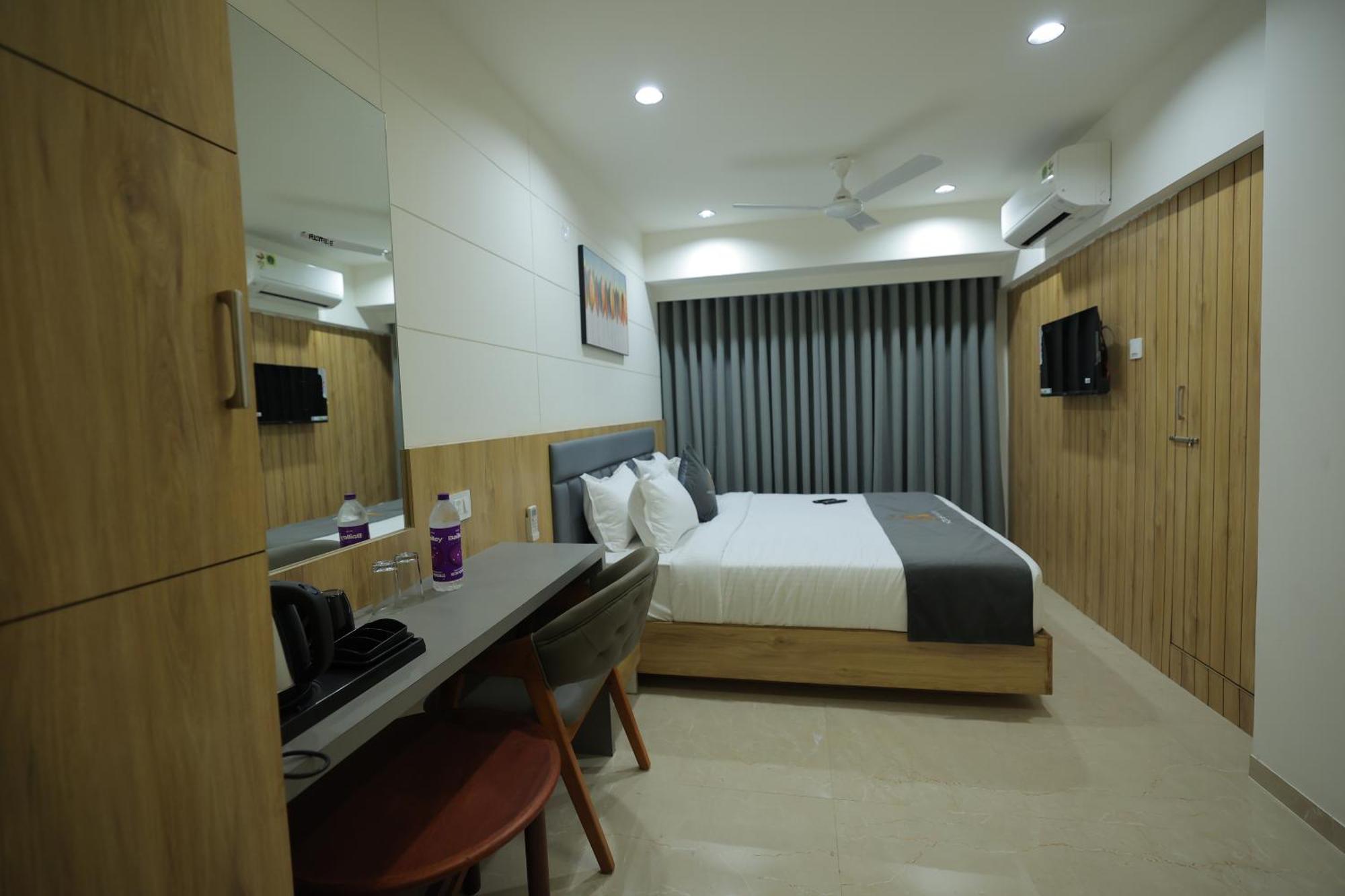 ראג'קוט Hotel Shayan Inn מראה חיצוני תמונה