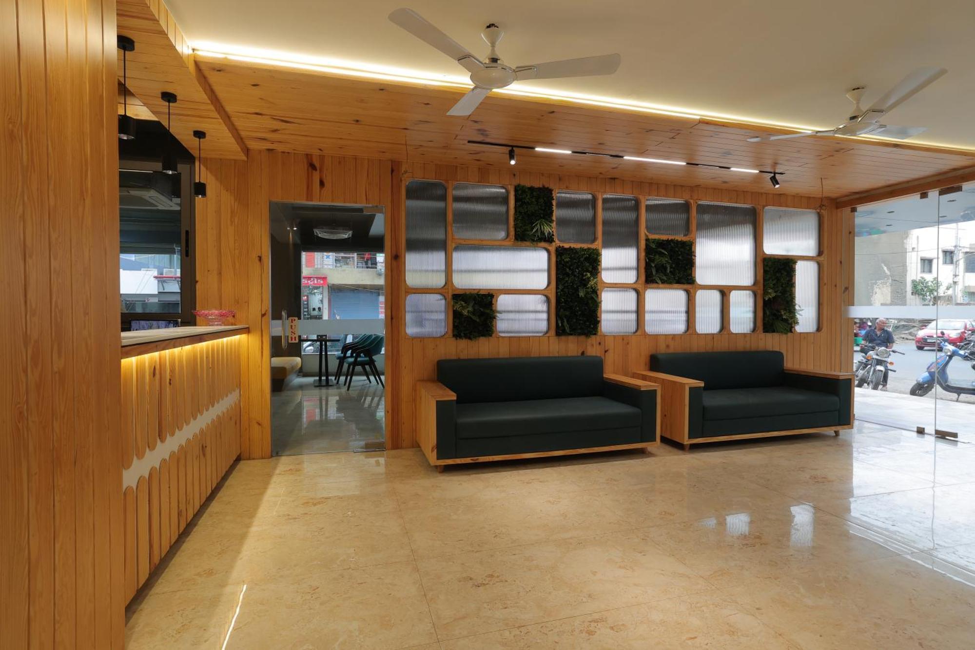 ראג'קוט Hotel Shayan Inn מראה חיצוני תמונה