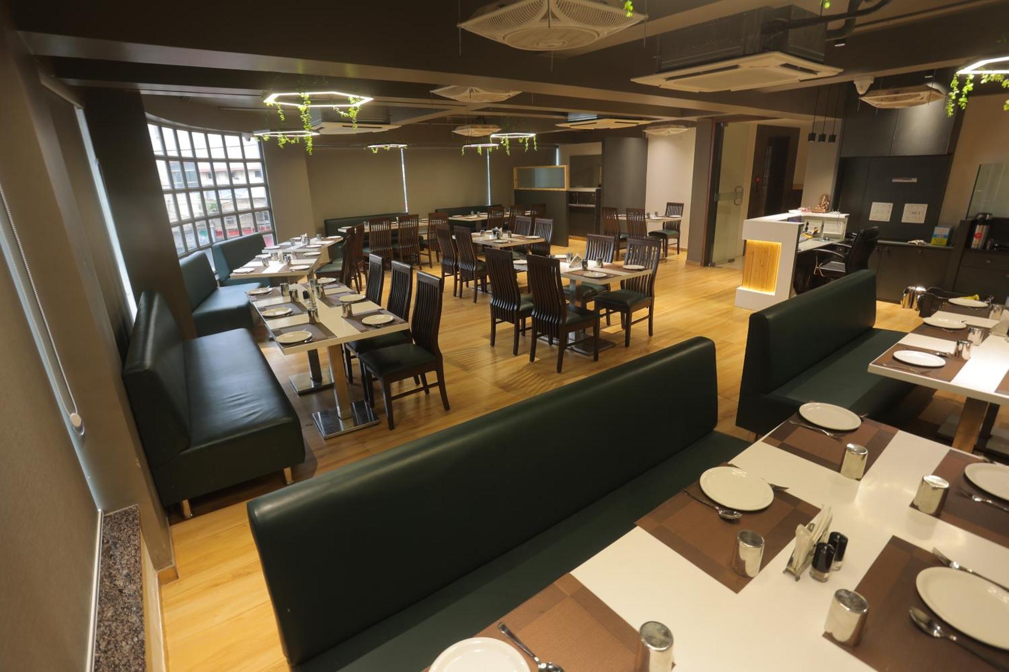 ראג'קוט Hotel Shayan Inn מראה חיצוני תמונה